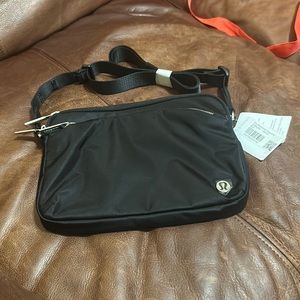 Lululemon city adventurer crossbody, black, new with tags